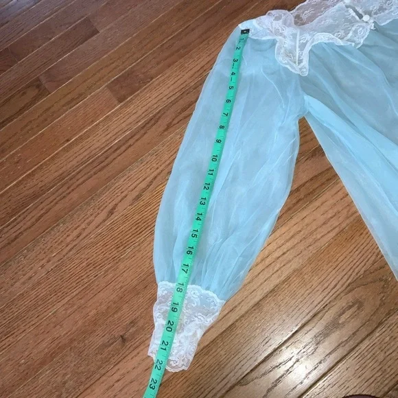 Vintage Vassarette Baby Blue Sheer Open Front Robe/Housecoat with Lace Sz Small - Picture 8 of 16